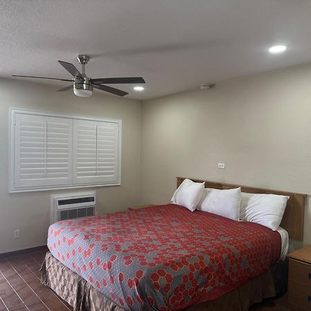 Townhouse Inn And Suites Brawley Exterior foto