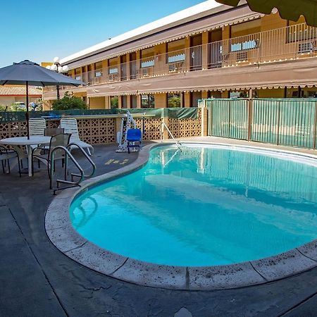 Townhouse Inn And Suites Brawley Exterior foto