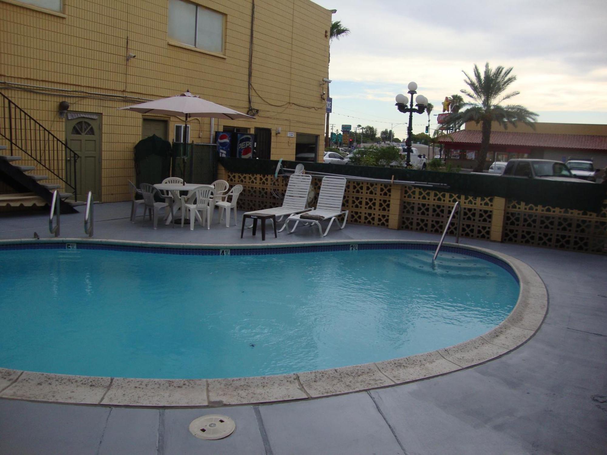 Townhouse Inn And Suites Brawley Exterior foto