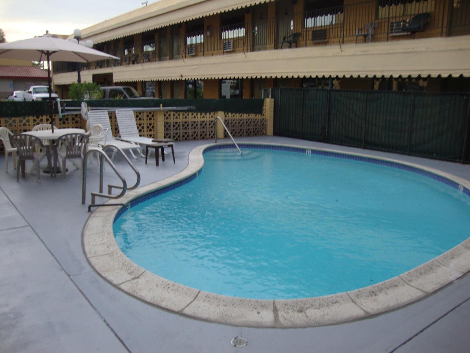 Townhouse Inn And Suites Brawley Exterior foto