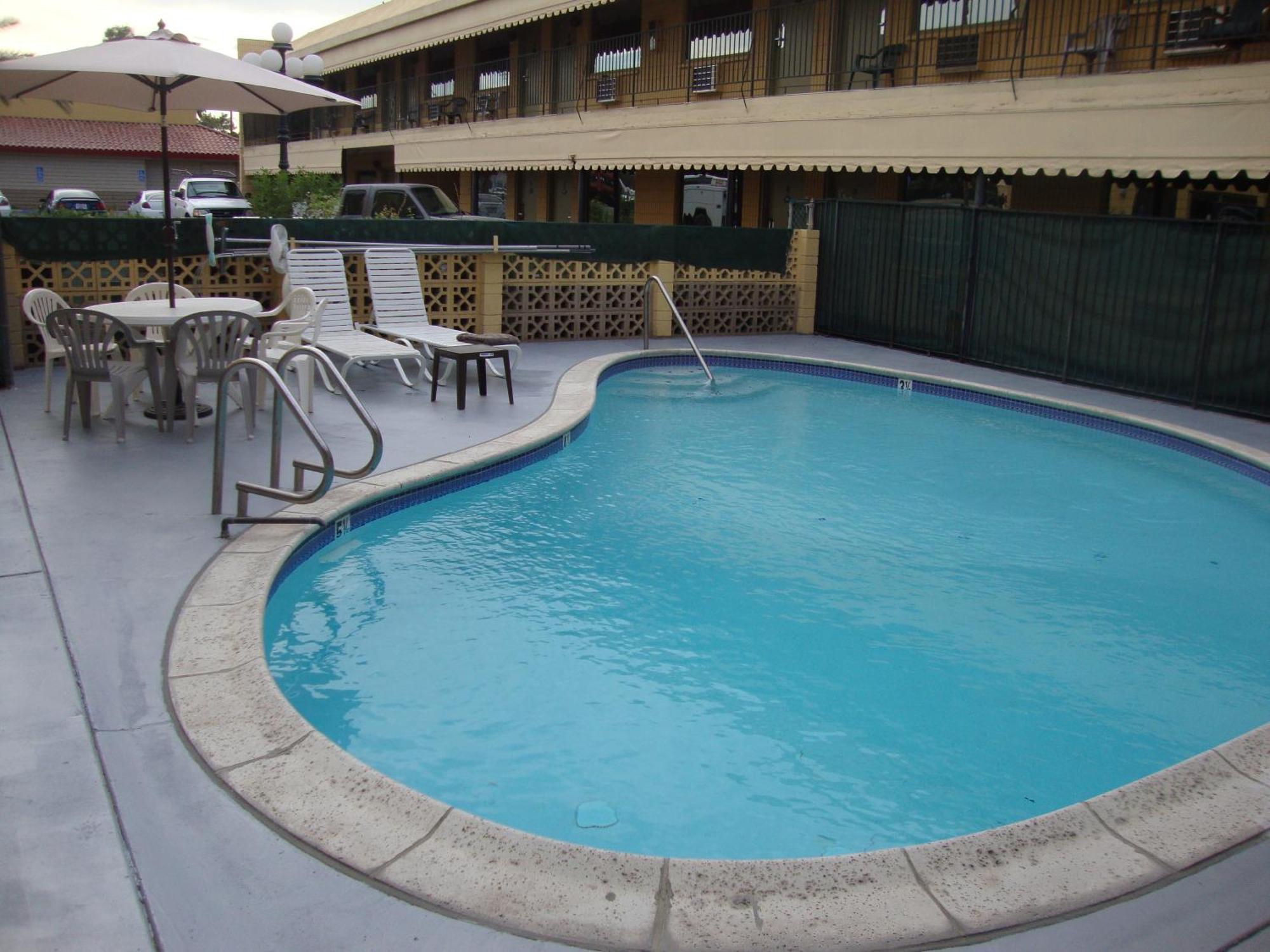 Townhouse Inn And Suites Brawley Exterior foto