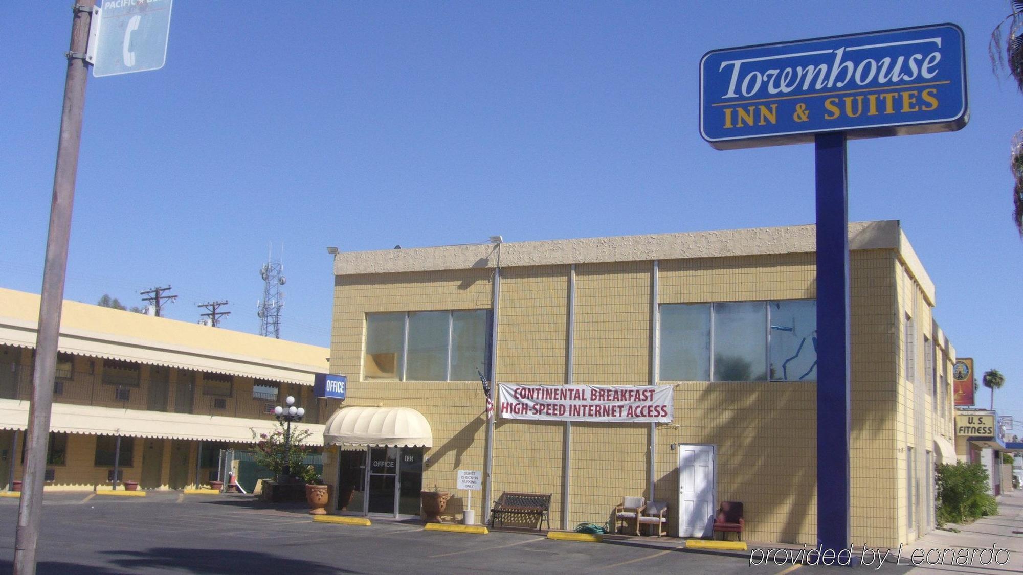 Townhouse Inn And Suites Brawley Exterior foto