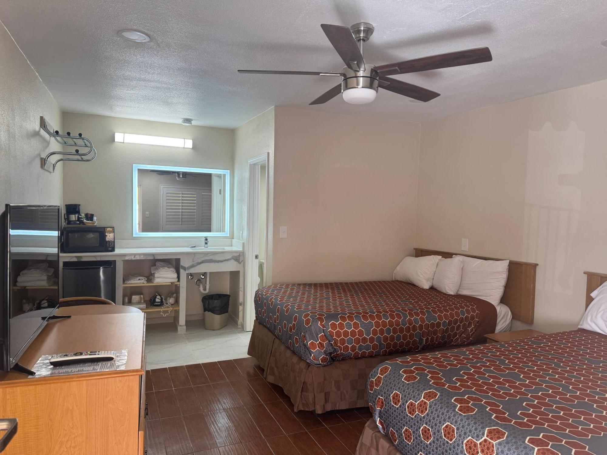 Townhouse Inn And Suites Brawley Exterior foto