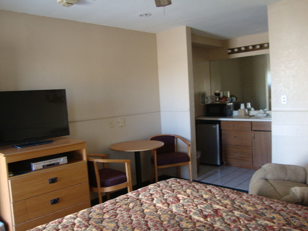Townhouse Inn And Suites Brawley Exterior foto