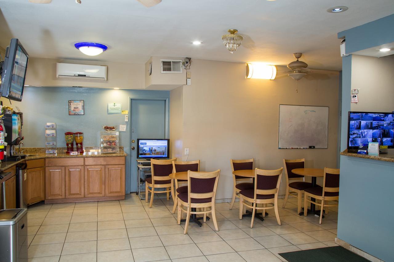 Townhouse Inn And Suites Brawley Exterior foto