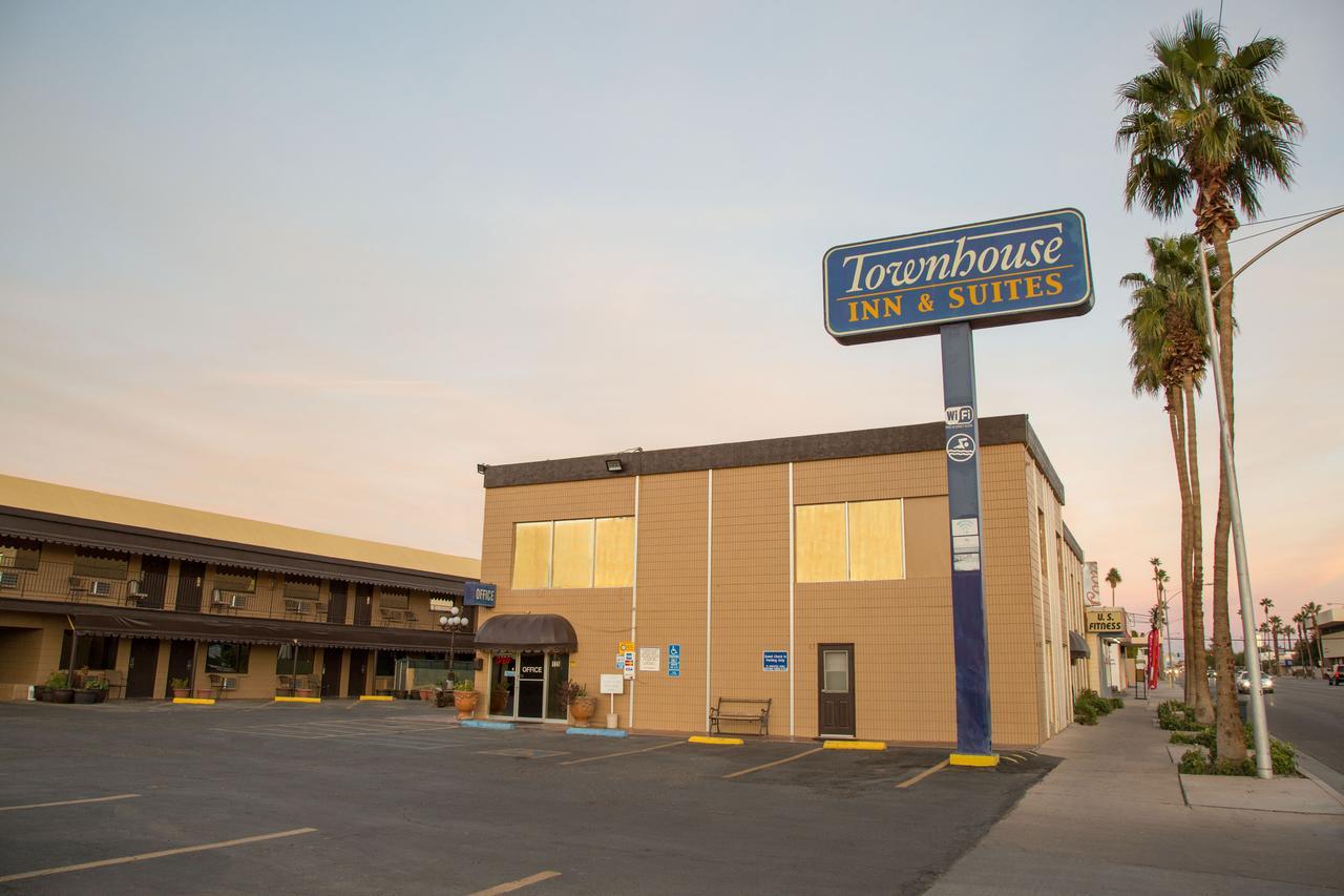 Townhouse Inn And Suites Brawley Exterior foto