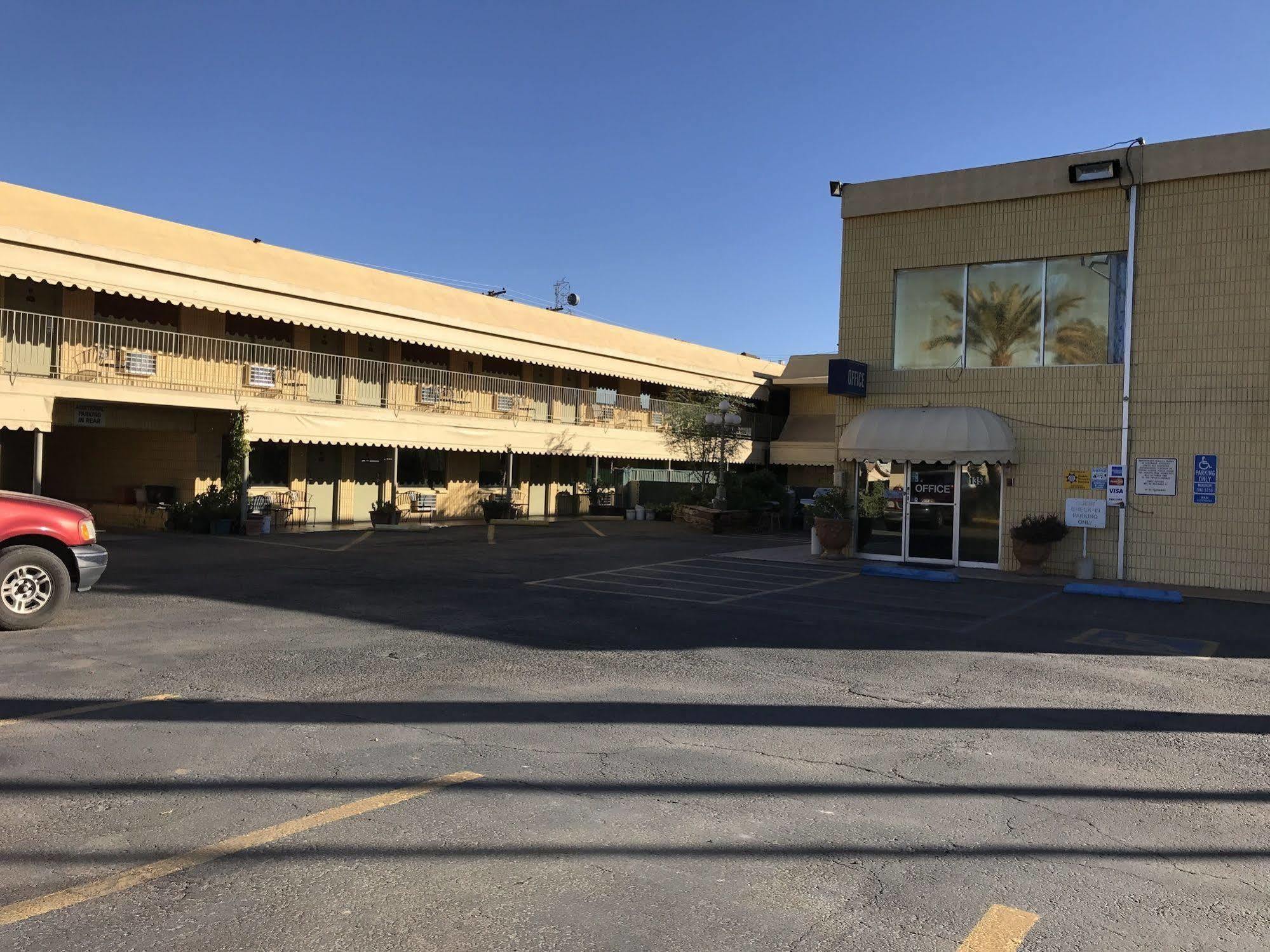 Townhouse Inn And Suites Brawley Exterior foto