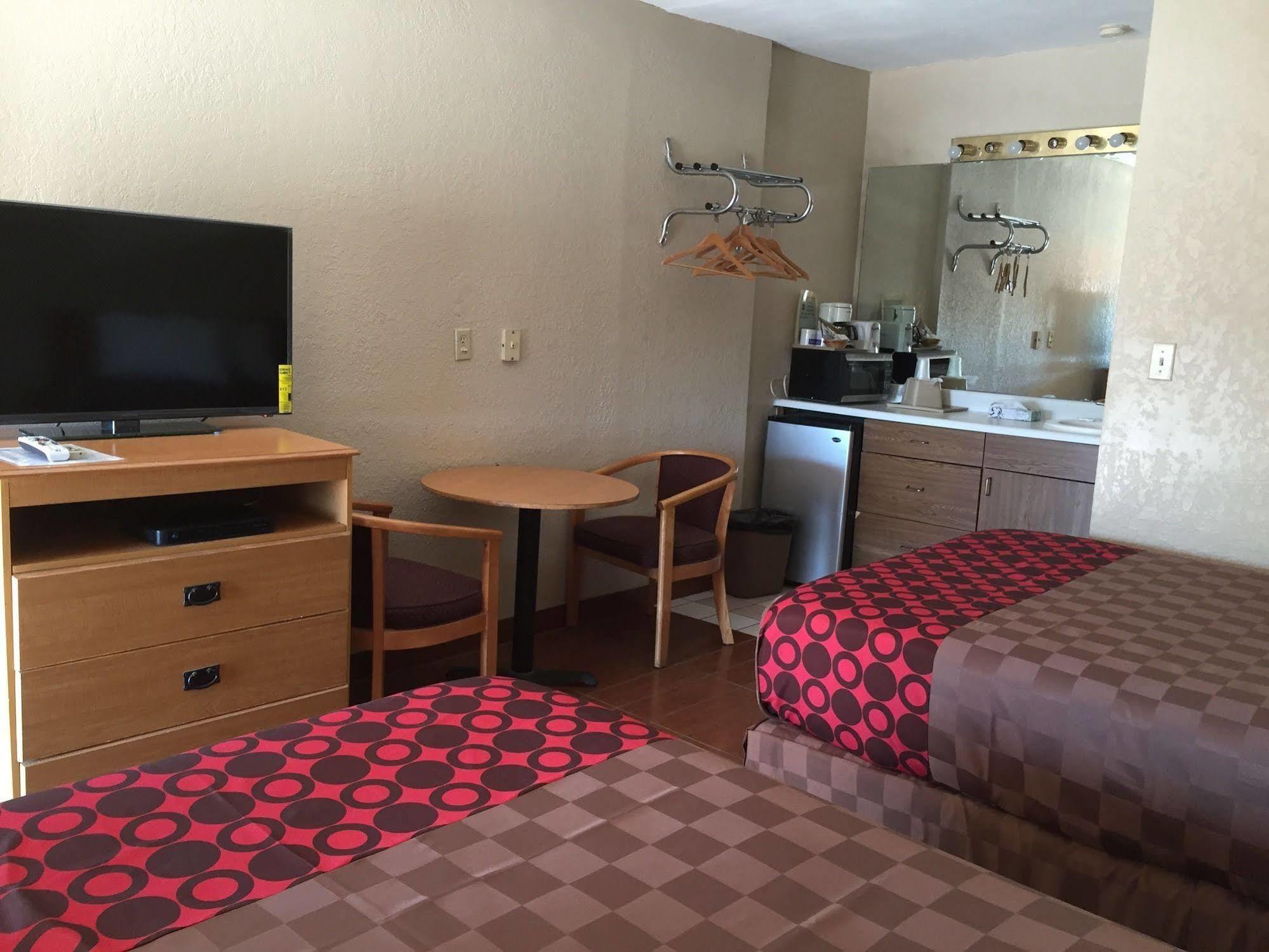 Townhouse Inn And Suites Brawley Exterior foto
