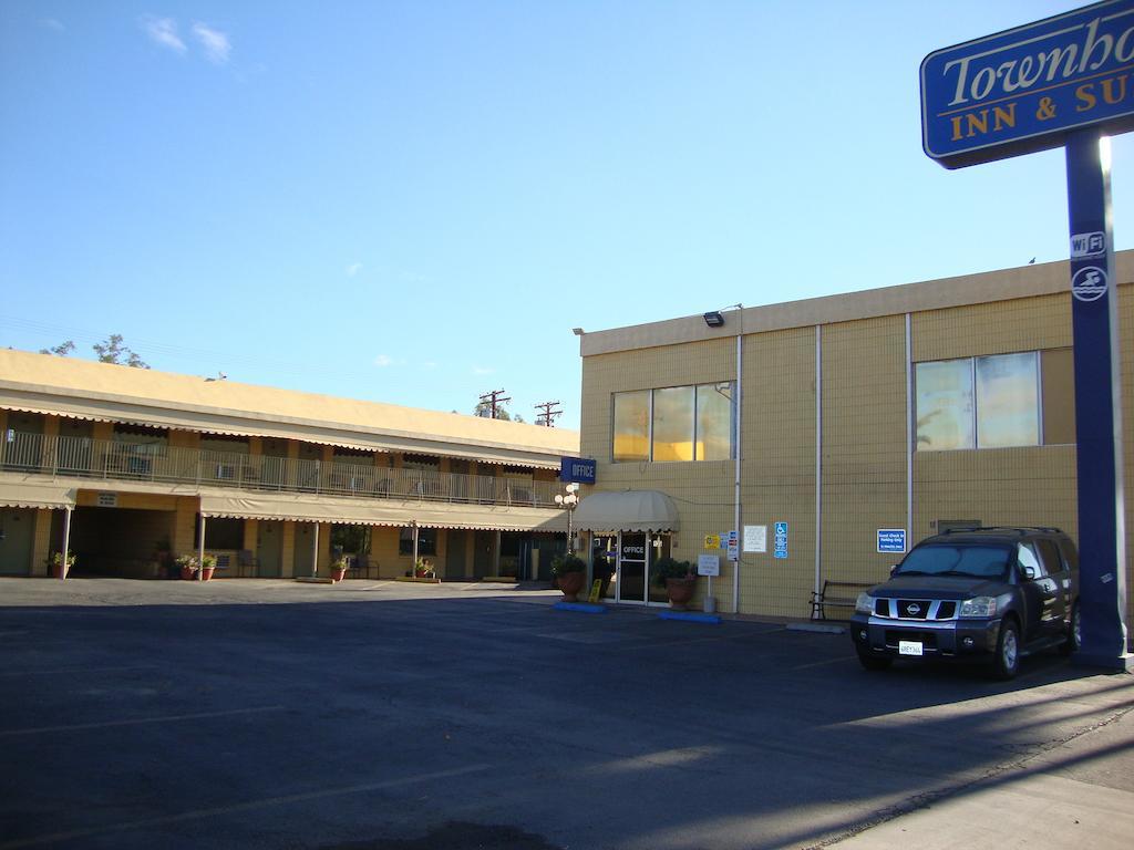 Townhouse Inn And Suites Brawley Exterior foto